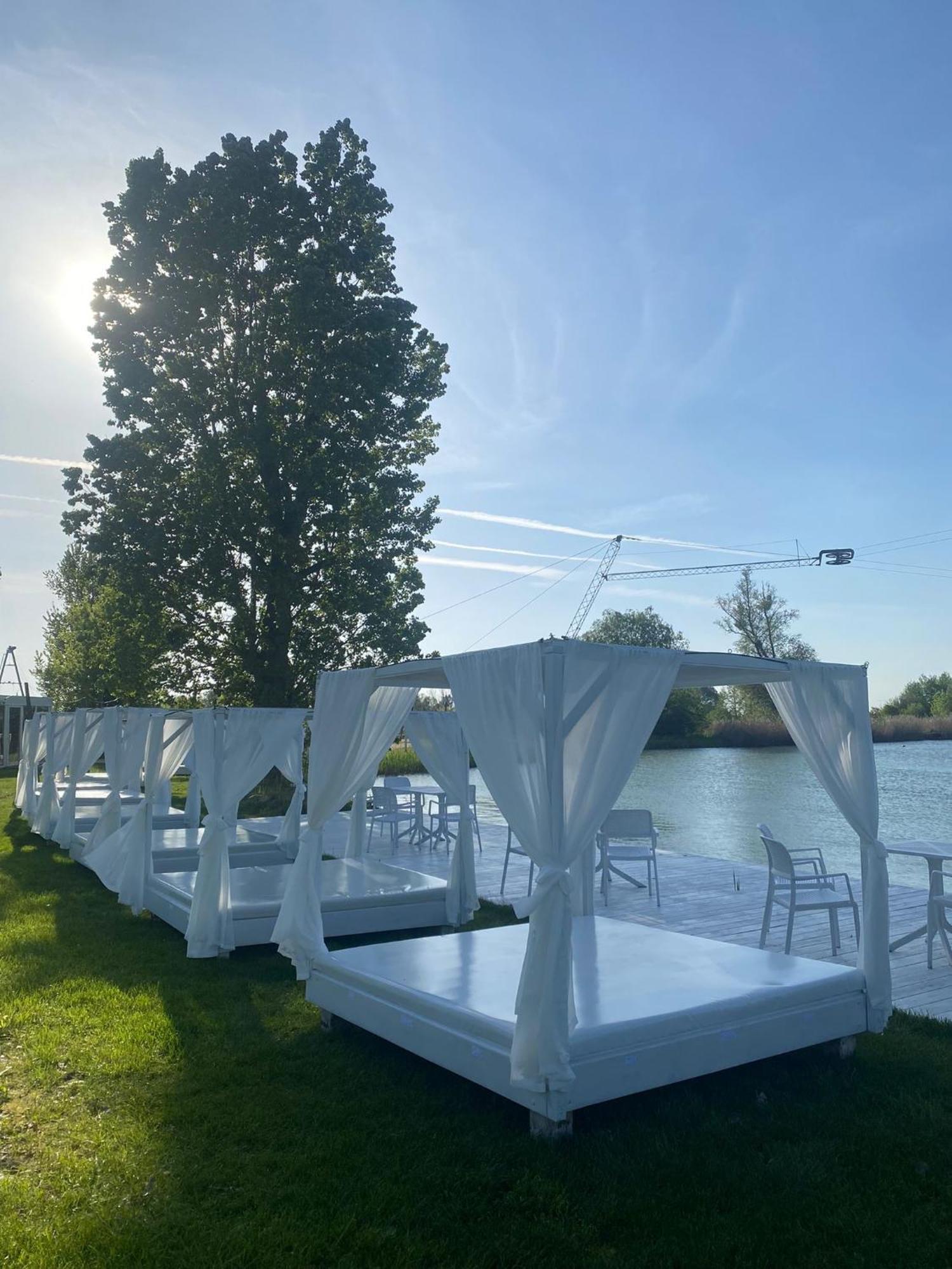 Wake Villa Brwinow Extérieur photo